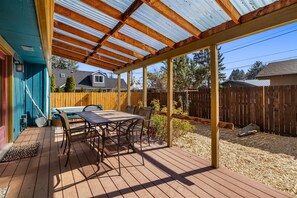 Outdoor dining - NW Hartford | 3 Bed, 1 Bath (Bend)