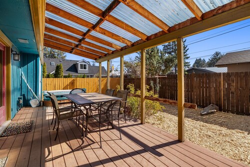 NW Hartford | 3 Bed, 1 Bath