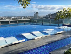 Pool - Discounted | Stunning 2.5 Br@Eastwood Global (Quezon City)