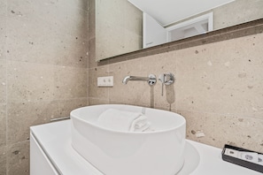 Bathroom - Clausen Hideaway Modern Apartment ID211 (Luxembourg City)