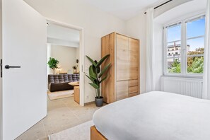 Apartment | 2 bedrooms, individually decorated, individually furnished, desk