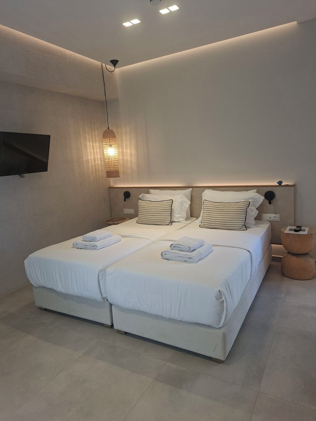 华丽双人房 | 客房内保险箱、特色装修、特色家居、遮光窗帘