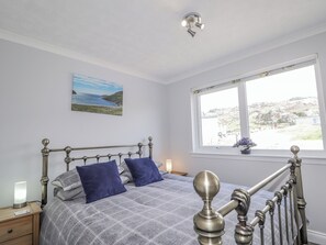 4 habitaciones, decoración personalizada y muebles diferentes 