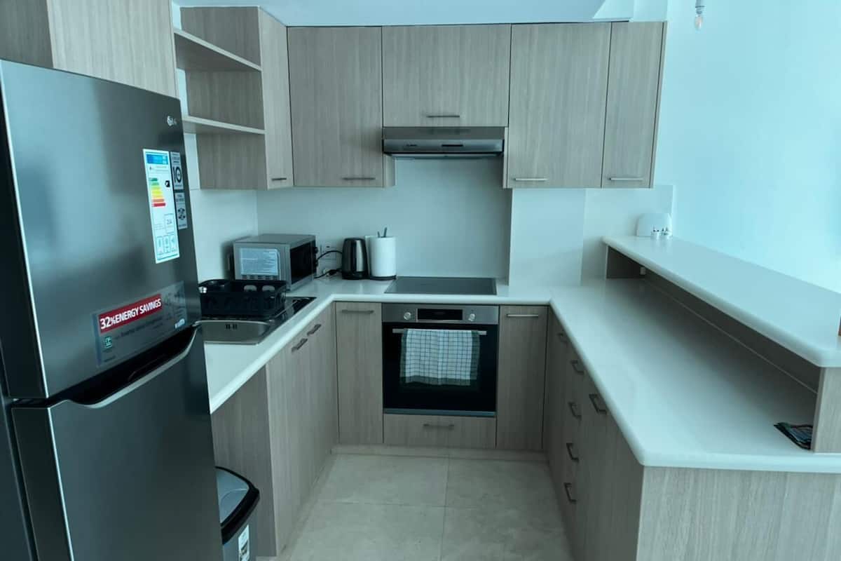 Luxury Apartment, 1 Bedroom, Balcony, Sea View | Private kitchen