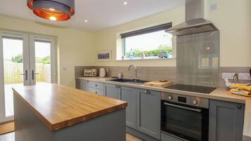 Fridge, dishwasher, electric kettle, toaster