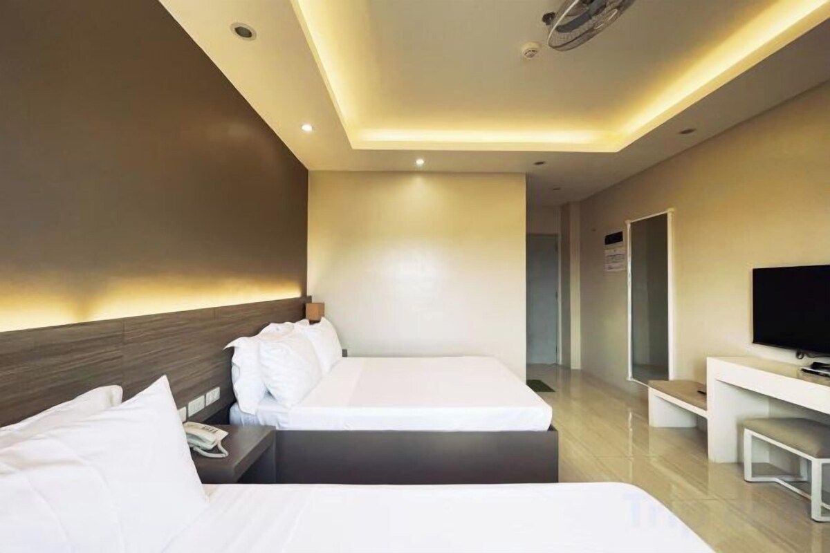 Rollaway beds, free WiFi, bed sheets