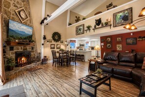 Smart TV, chimenea, videojuegos y futbolito 