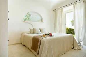 4 bedrooms, iron/ironing board, travel cot, free WiFi