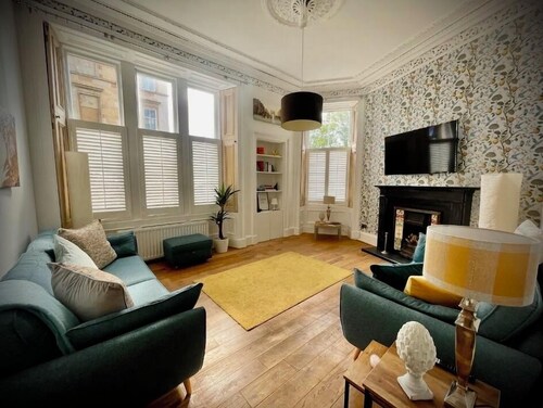 Stunning West End Flat!