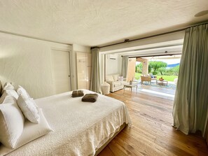 7 bedrooms, iron/ironing board, travel crib, free WiFi