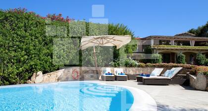 Villa in Porto Rotondo mit 7 Schlafzimmern 14 Schlafplätzen