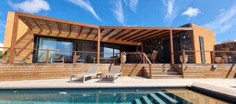 CASA ESTELLA - Cosy villa in the centre of Lajares with heated pool