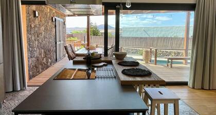 CASA ESTELLA - Cosy villa in the centre of Lajares with heated pool