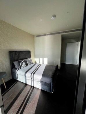 2 bedrooms