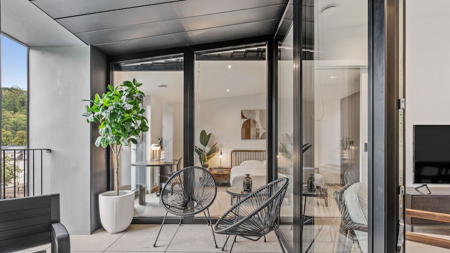 Charming Clausen Getaway Serene ID209