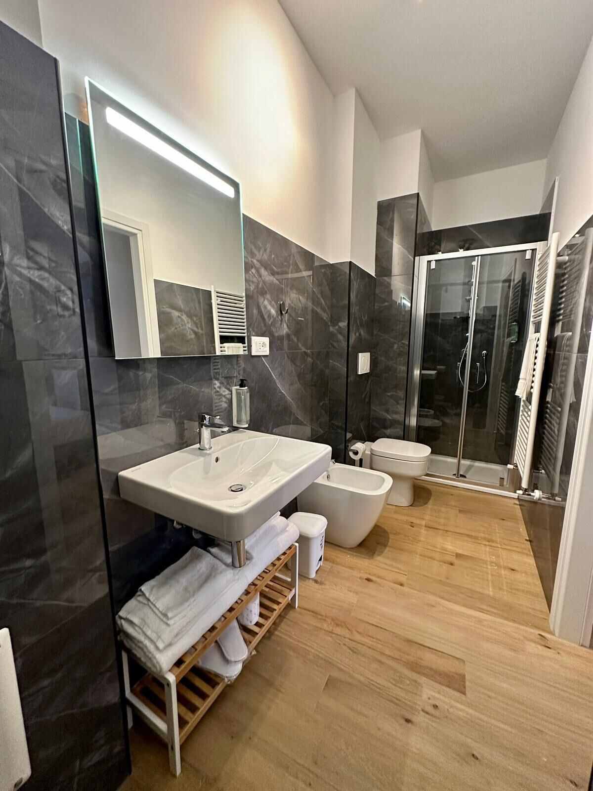 Standard Double Room | Bathroom | Hair dryer, bidet