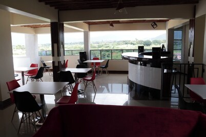 Paraiso Gardens Hotel