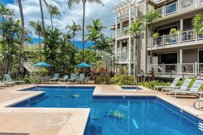 Pool - Exquisite Top-Floor Condo with Ocean Views and a Huge Private Lanai (Kihei)