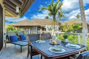 Outdoor dining - Top Floor Wailea Condo with Ocean Views and Dual Suites Grand Champions 40 (Kihei)