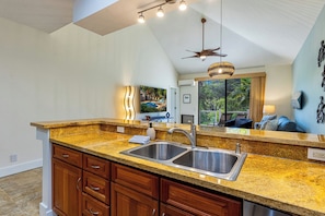Interior - Summer Deal Wailea Golf Course Condo with Pool and Lanai Views (Wailea)