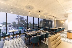 Restaurant - Hotel Bafna Lawn (Kanker)