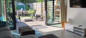 Beautiful fully private stay, terrace garden side, 1 stop city centre