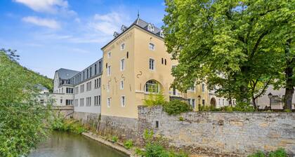 Clausen Charm Contemporary Retreat ID210