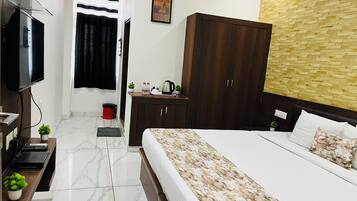 Kahden hengen executive-huone | Ylelliset vuodevaatteet, pillowtop-patjalliset sängyt