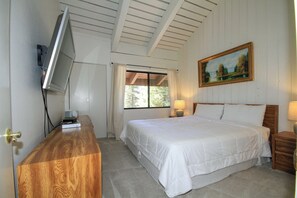 1 slaapkamer, een bureau, internet, beddengoed