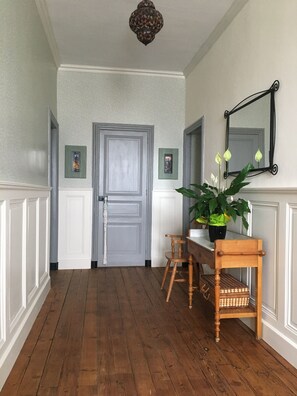 Superior Double Room, 1 King Bed, Non Smoking, Garden View | Hypo-allergenic bedding, individually decorated, individually furnished - Le Presbytère Chambre D'hôtes (Passais-Villages)