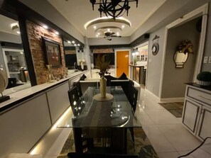 Dining - Awesome Eastwood Condo Suite! (Quezon City)