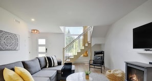 Télévision, cheminée