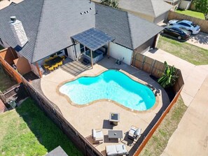 Pool - Paradise, Modern Home, Pool & Hot Tub (Waxahachie)