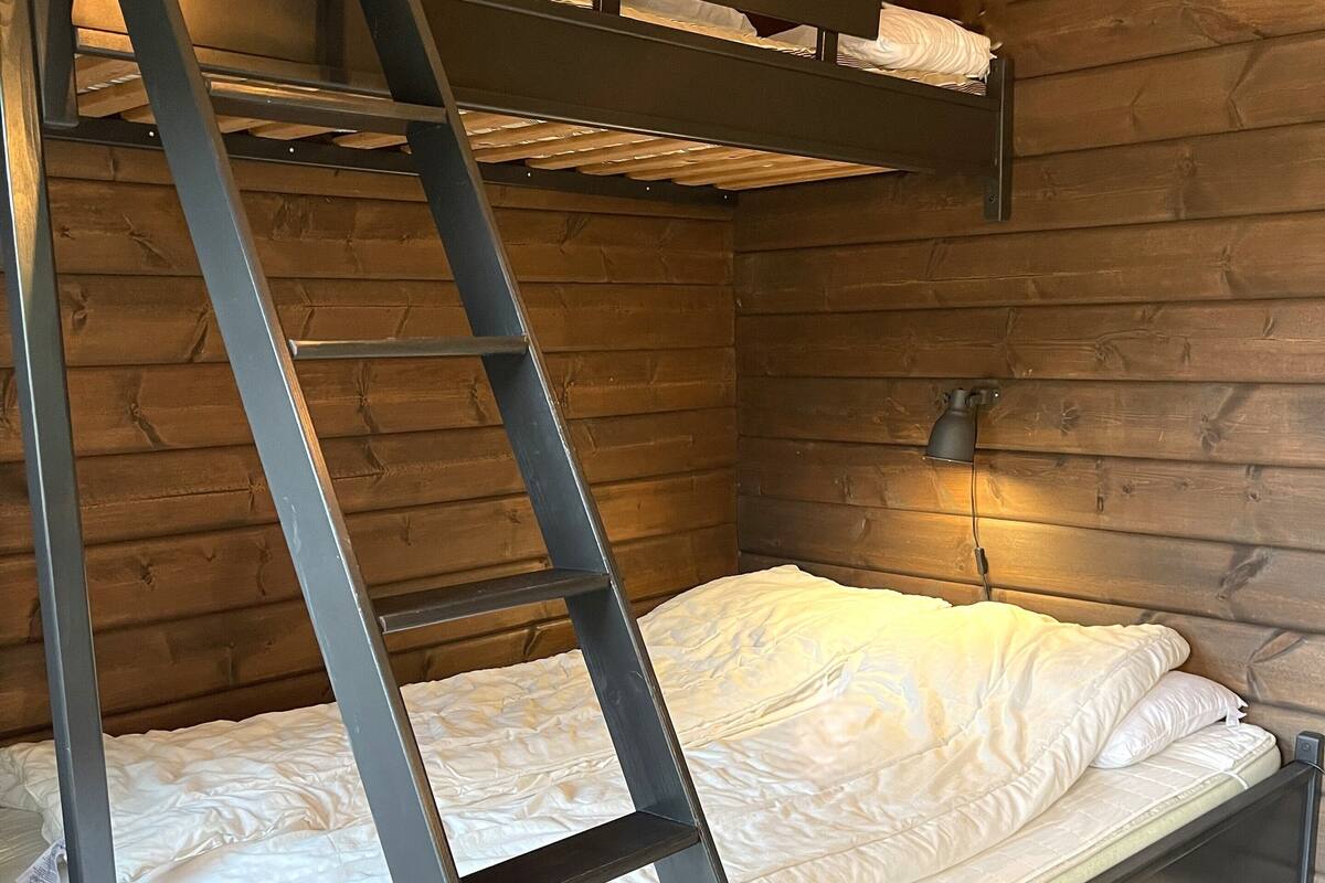 Cabin without bathroom (2 adults + 1 children) | WiFi (free)