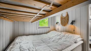 Cabin (3 adults + 2 children) | Free WiFi