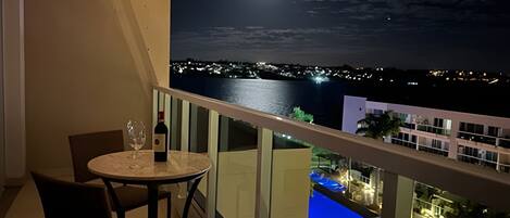 Apartment | Outdoor dining