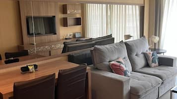 Apartemen | Area keluarga | Televisi layar datar 42-inci dengan saluran TV digital