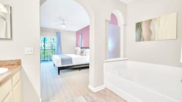 3 habitaciones, tabla de planchar con plancha, wifi y ropa de cama