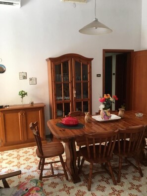 Villa, 3 habitaciones, con acceso para personas discapacitadas, para fumadores | Área de sala de estar
