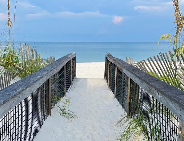 Beach nearby - 5BR, Beach View, Elevator, Comm Pool, North Cape (Cape San Blas)