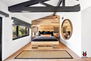 2 室のベッドルーム、アイロン / アイロン台、WiFi (無料)、ベッドシーツ