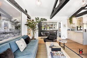 スマートテレビ、書斎 / ワークスペース