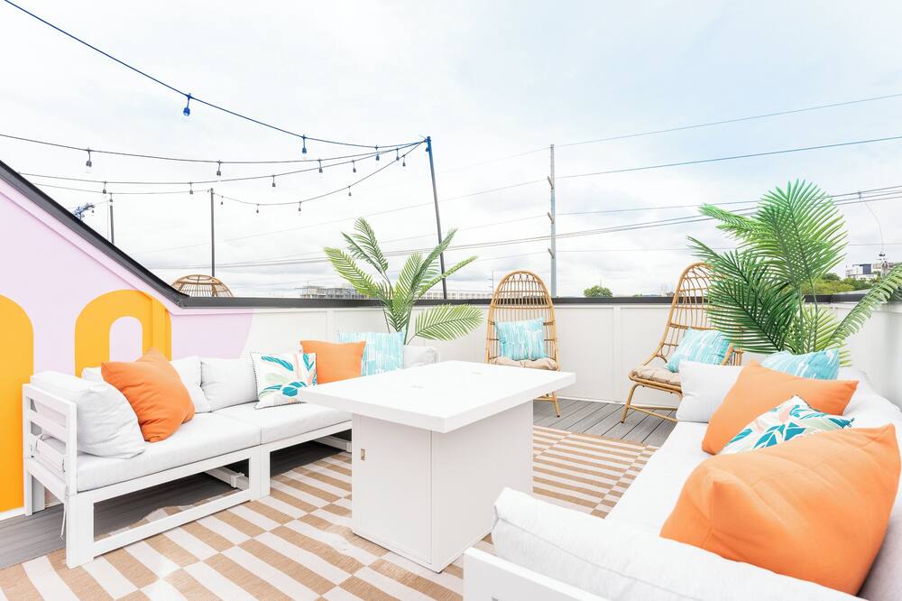The Grand Nash Life - Downtown Rooftop
