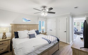 4 habitaciones, tabla de planchar con plancha, wifi y ropa de cama 