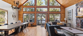 Lakeside: 4 Kings, Room4Groups, Hot Tub, Dock, Firewood