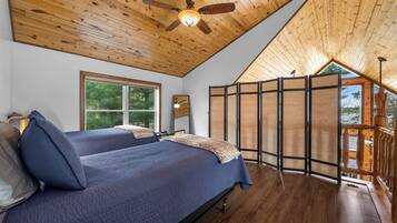 4 bedrooms, desk, iron/ironing board, travel crib