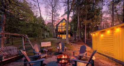 Lakeside: 4 Kings, Room4Groups, Hot Tub, Dock, Firewood
