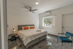 4 slaapkamers, een bureau, een strijkplank/strijkijzer, gratis wifi