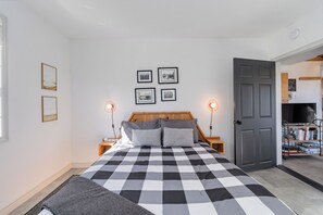 2 bedrooms, iron/ironing board, travel cot, free WiFi - Ocean Sanctuary - The Salty Cribb Cabin (Rose Bay)