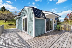 Terrace/patio - Ocean Sanctuary - The Salty Cribb Cabin (Rose Bay)